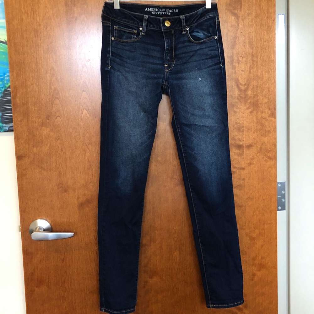 American Eagle dark wash skinny jeans